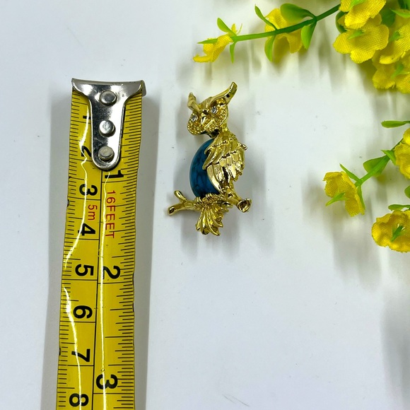 Gerry’s Signed Vintage Good Plated Owl Brooch with Turquoise Stone - Picture 5 of 5